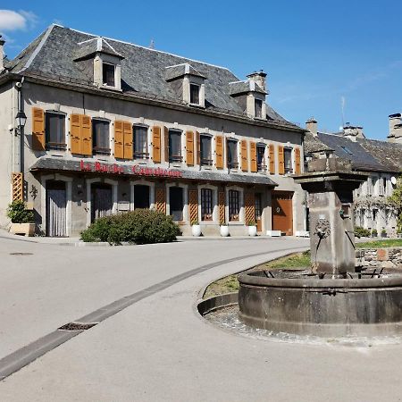 La Ruche Cantalienne Saint-Etienne-de-Chomeil Экстерьер фото