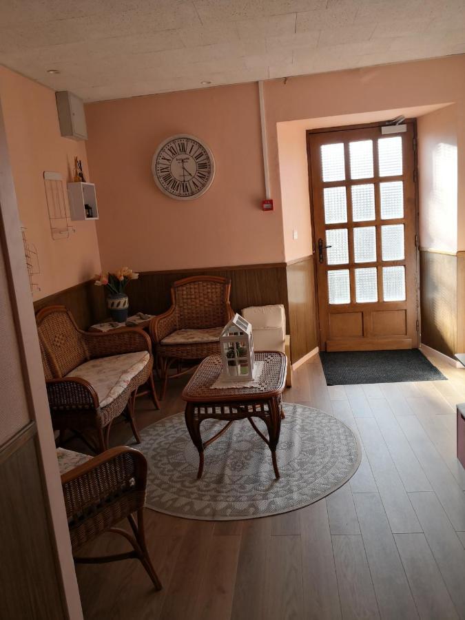 La Ruche Cantalienne Saint-Etienne-de-Chomeil Экстерьер фото